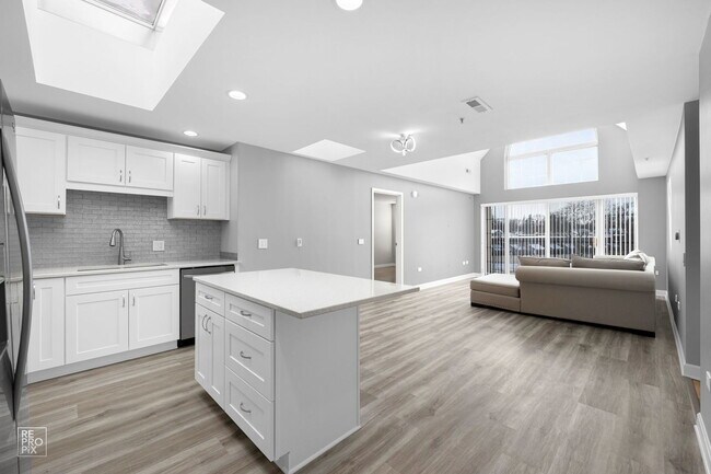 Building Photo - 1800 Dewes St