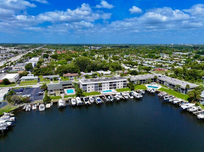 Building Photo - 312 Northlake Dr