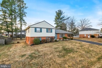 Building Photo - 18724 Bloomfield Rd