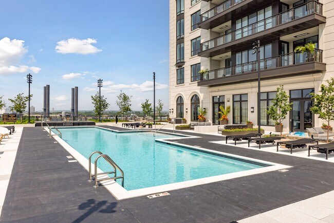 Building Photo - 1111 W River Pkwy