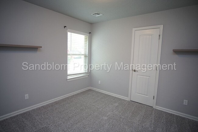 Building Photo - For Lease | Jenks | Available Now!