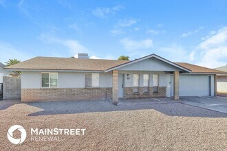 Building Photo - 305 W Ivyglen St