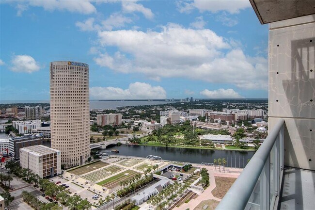 Building Photo - 777 N Ashley Dr