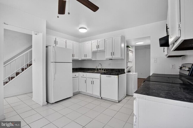 Building Photo - 1151 Dublin Pl