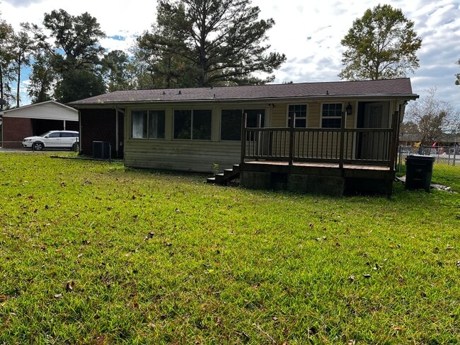 Building Photo - Ranch Style Single Family Home in New Bern