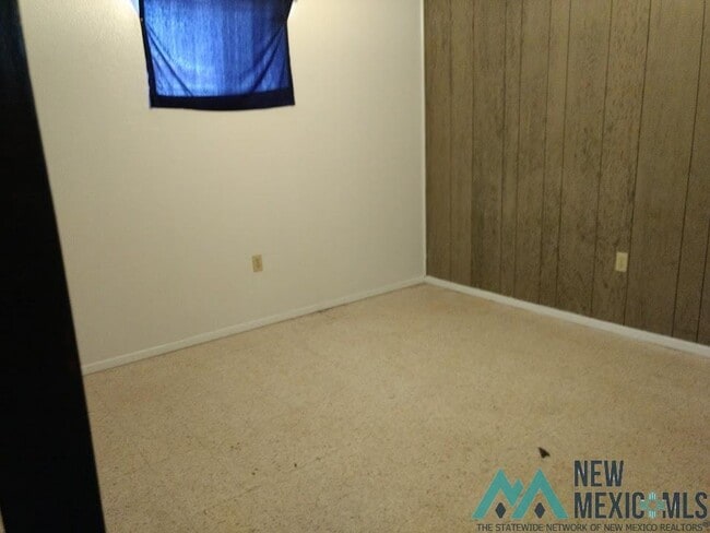 Building Photo - 411 W Holly St