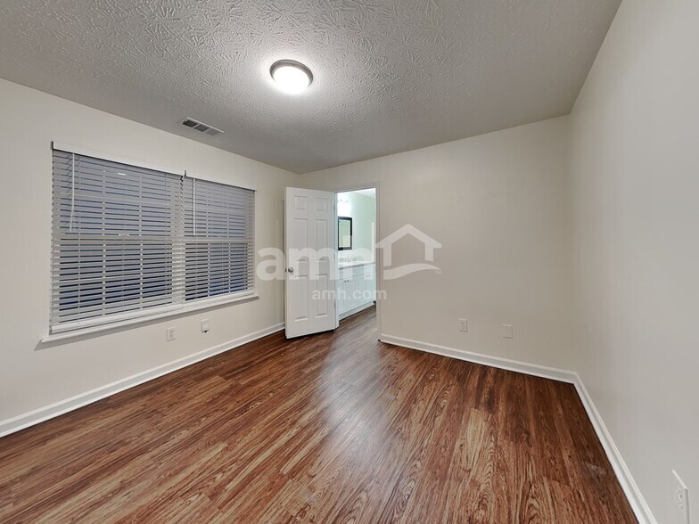 Building Photo - 4618 Noah Overlook W