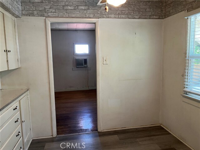 Building Photo - 404 N 7th St