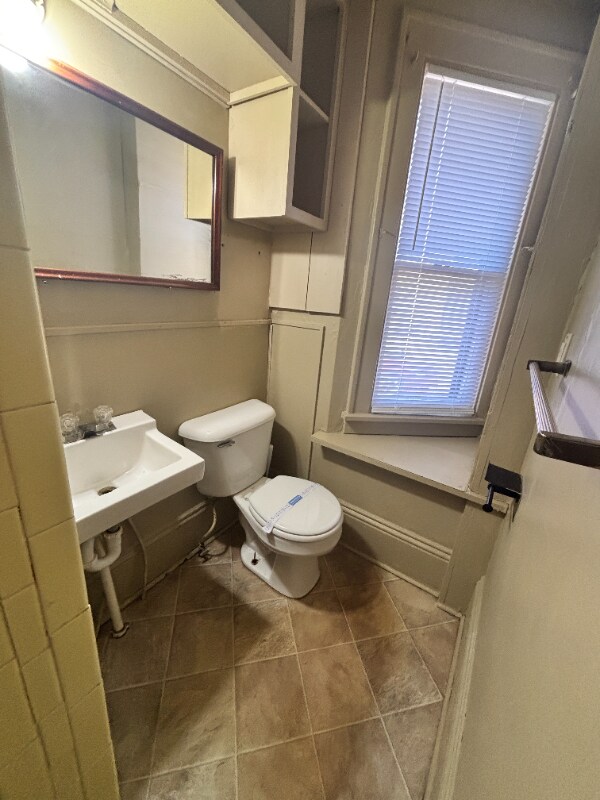 Building Photo - 419 W Vine St