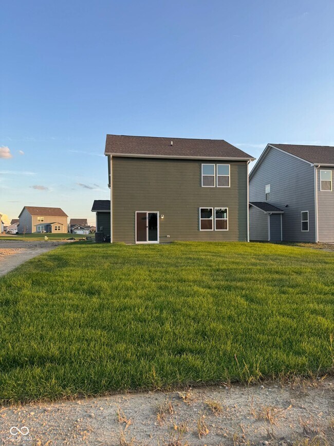Building Photo - 15370 Farrington Rd