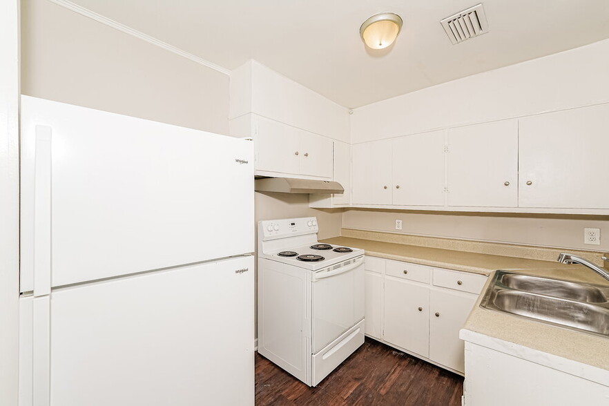 Building Photo - 237 Garden Ln