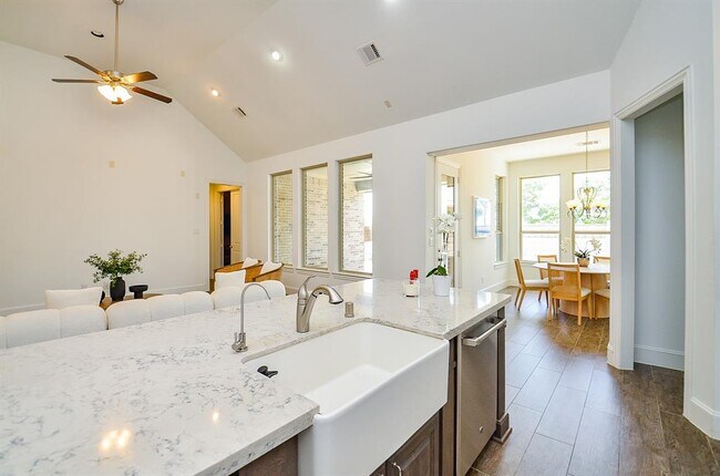 Building Photo - 27522 Blackstone Canyon Ln