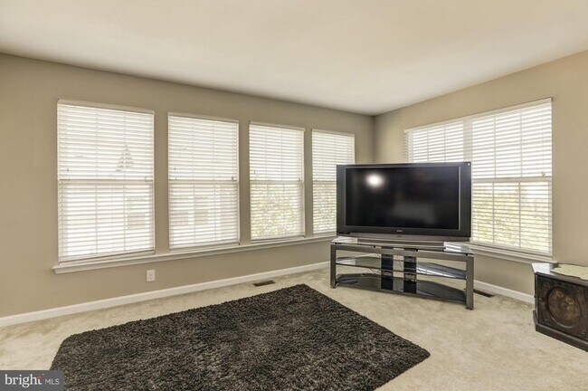 Building Photo - 43531 Heritage Gap Terrace