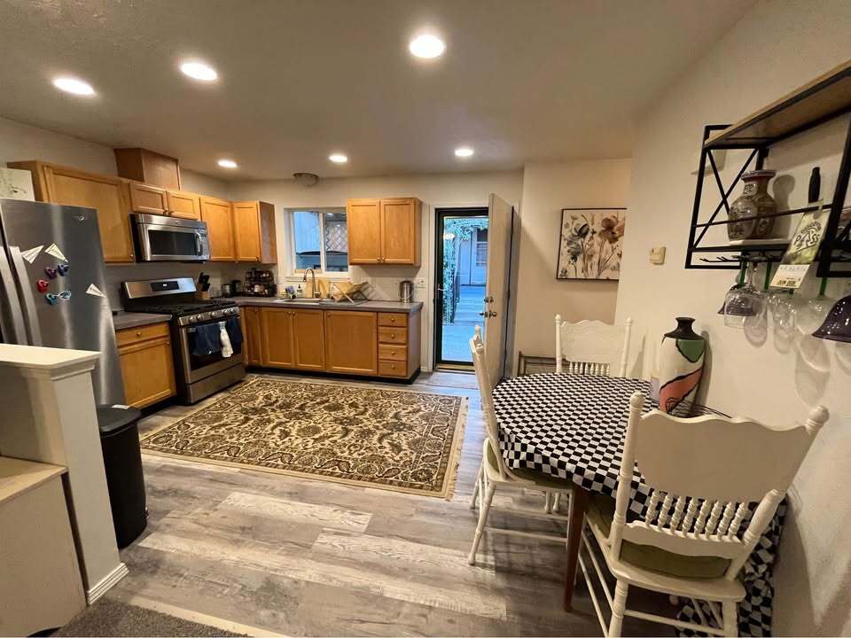 Building Photo - 1701 E Boone Ave