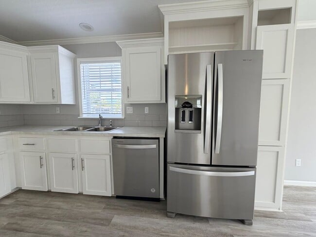 Building Photo - 5220 SW 33rd St