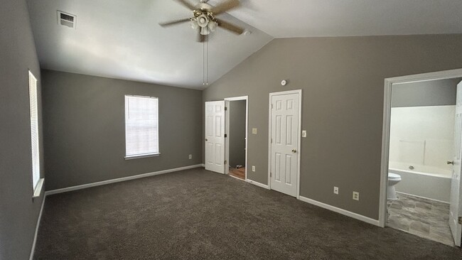 Building Photo - 2840 Oasis Ln