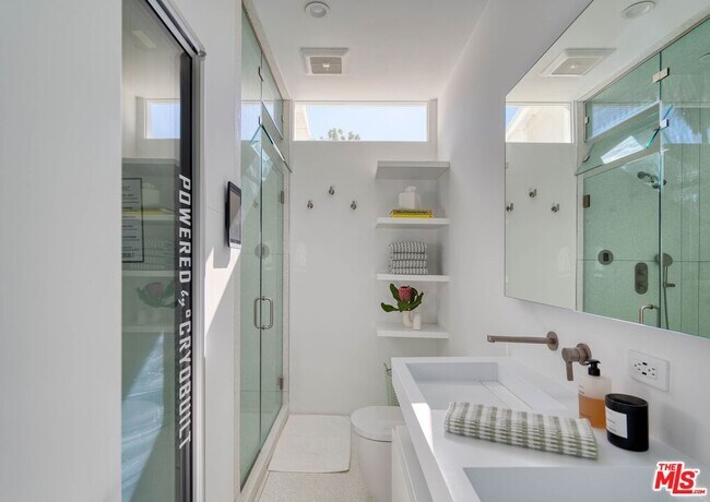 Building Photo - 2262 Stradella Rd