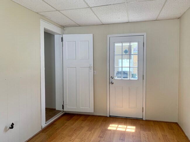 Building Photo - 205 6th St NW