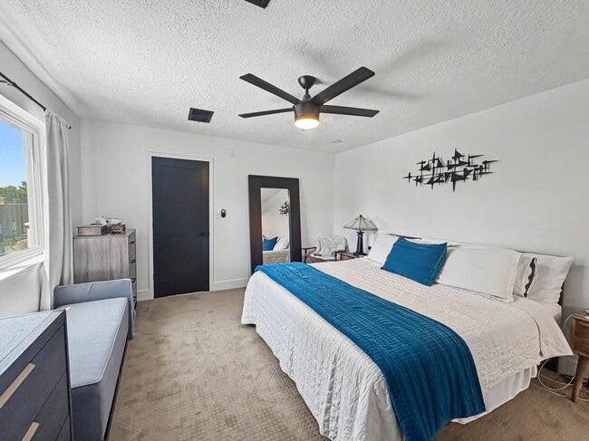 Building Photo - 9608 Merion Cir NE