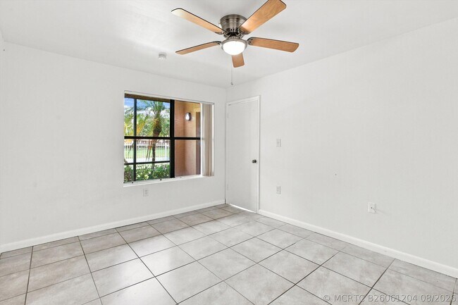 Building Photo - 10581 SW 155th Ct