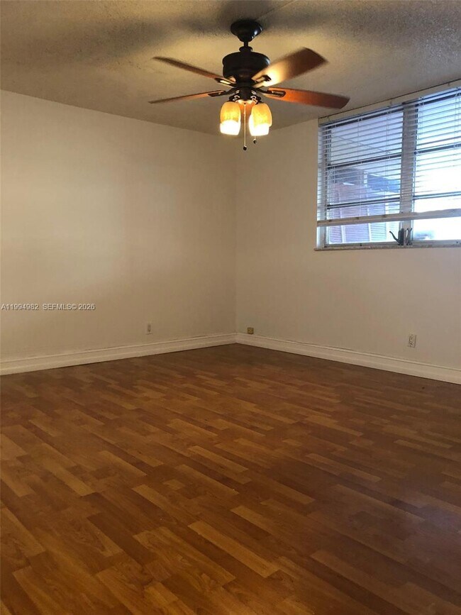 Building Photo - 404 NW 68th Ave