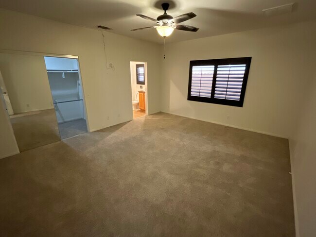 Building Photo - 78270 Calico Glen Dr