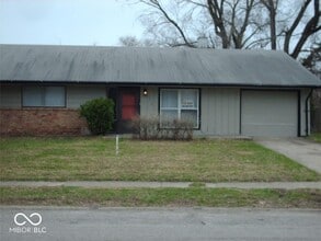 Building Photo - 3814 Esquire Pl