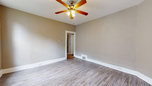 Building Photo - 6011 Pear Ave