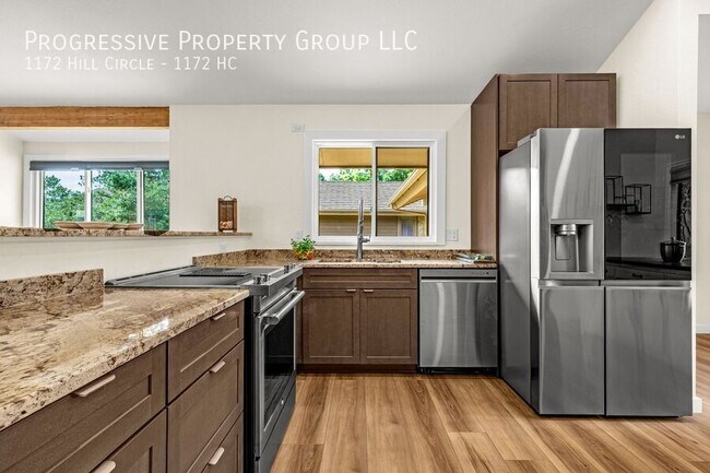 Building Photo - 1172 Hill Cir