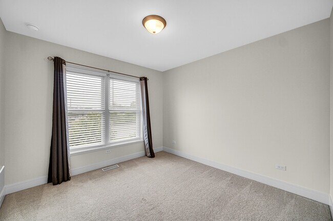 Building Photo - 2616 Chelsey St
