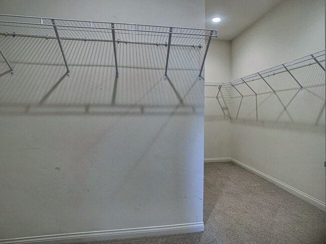 Building Photo - Fully Remodeled 3bed/2.5bath House.