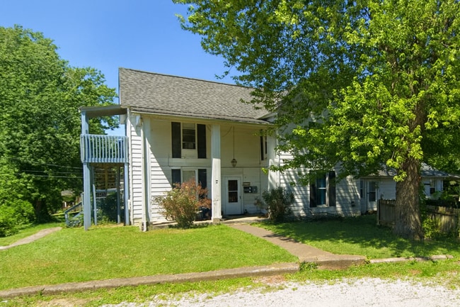 Building Photo - 702 W Columbia St