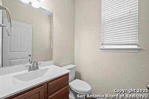 Building Photo - 220 Hinge Creek