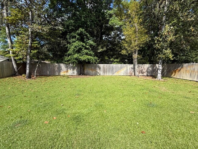 Building Photo - 1002 Gloria Ave