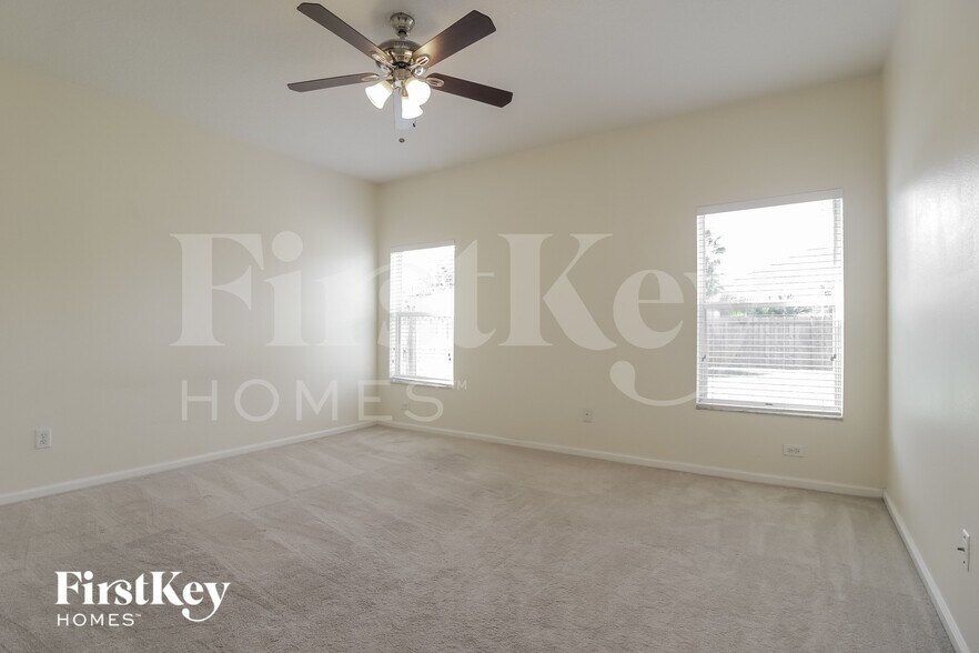 Building Photo - 12353 Accipiter Dr