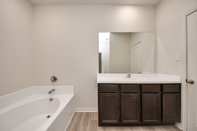 Building Photo - 305 Wayne County Dr