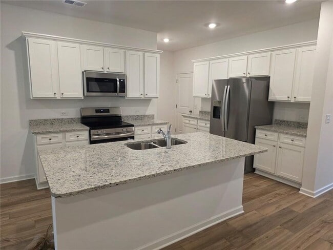 Building Photo - 372 Red Dragon Dr