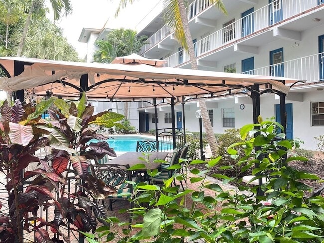 Building Photo - 1407 NE 56th St