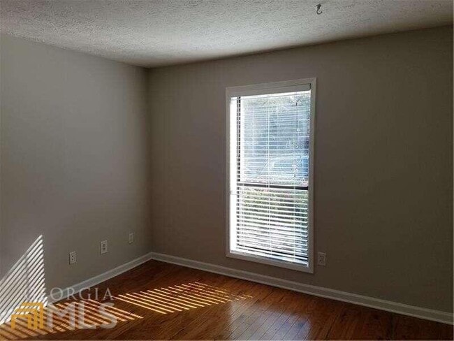 Building Photo - 306 Wynnes Ridge Cir SE