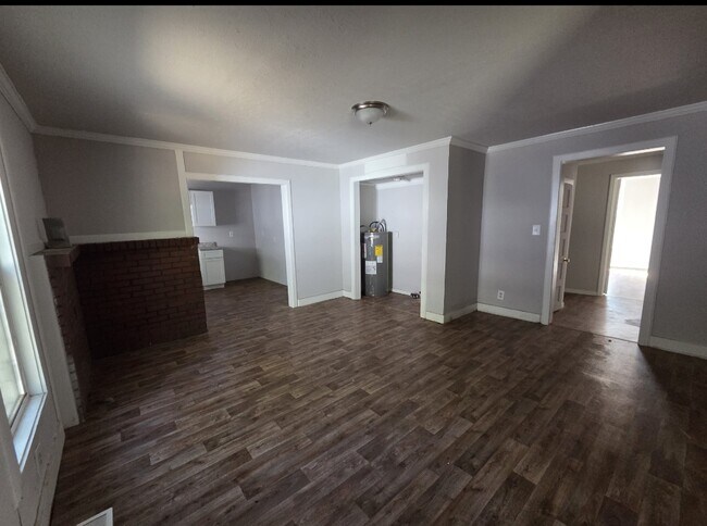 Building Photo - 828 Grady St