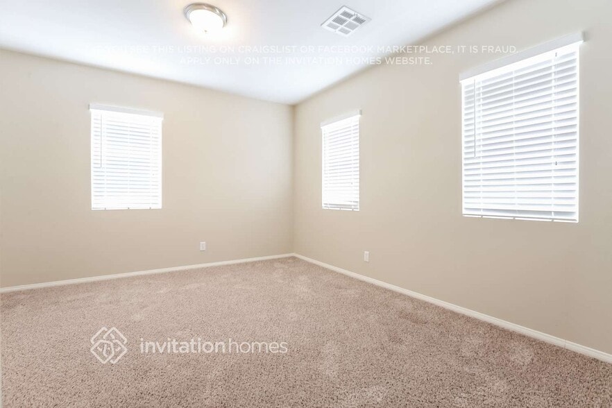 Building Photo - 9404 Wayside Dr