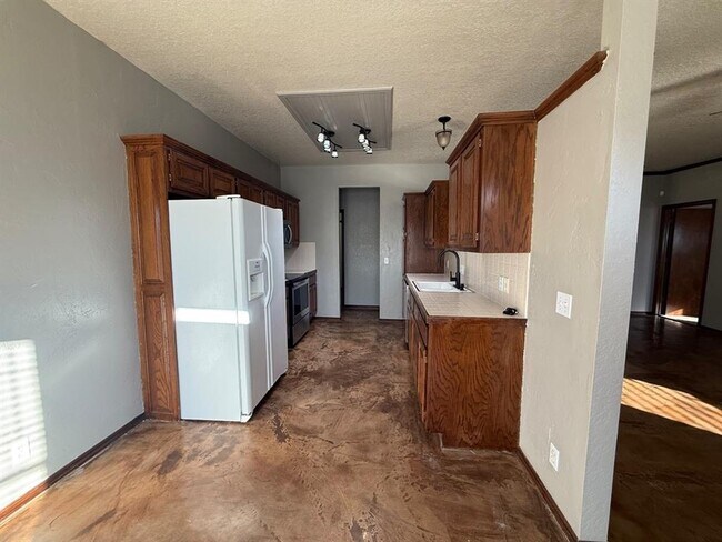 Building Photo - 18509 Chestnut Oak Dr