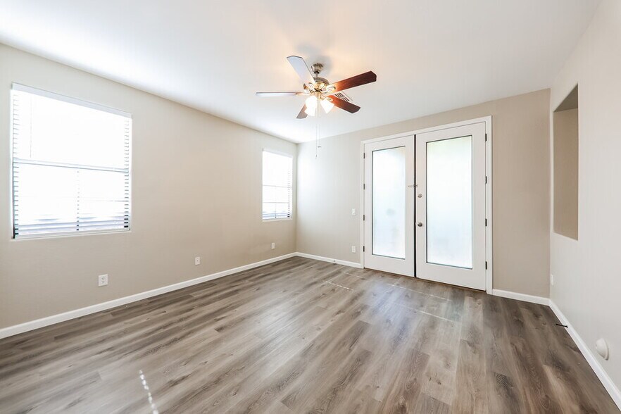 Building Photo - 2432 W Dusty Wren Dr