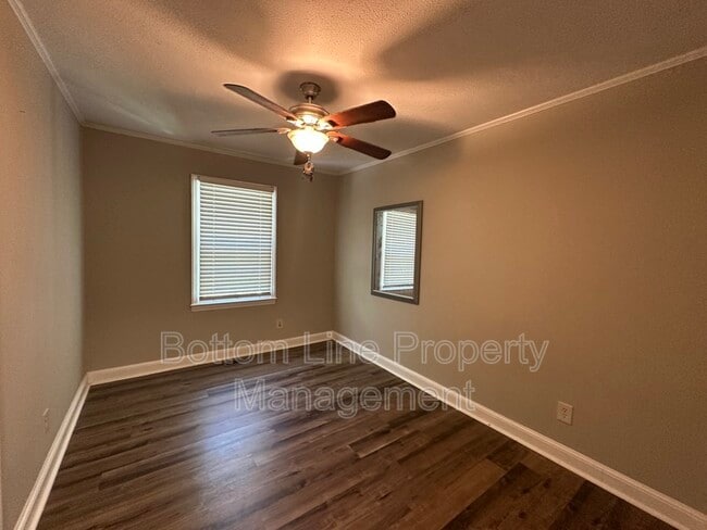 Building Photo - 4453 Oakmont Cir