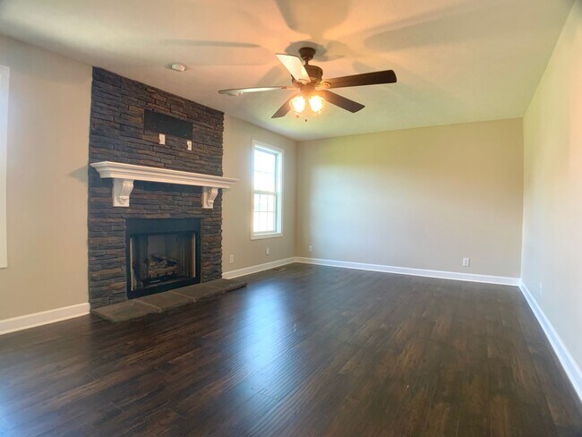 Building Photo - 1734 Ellie Piper Cir