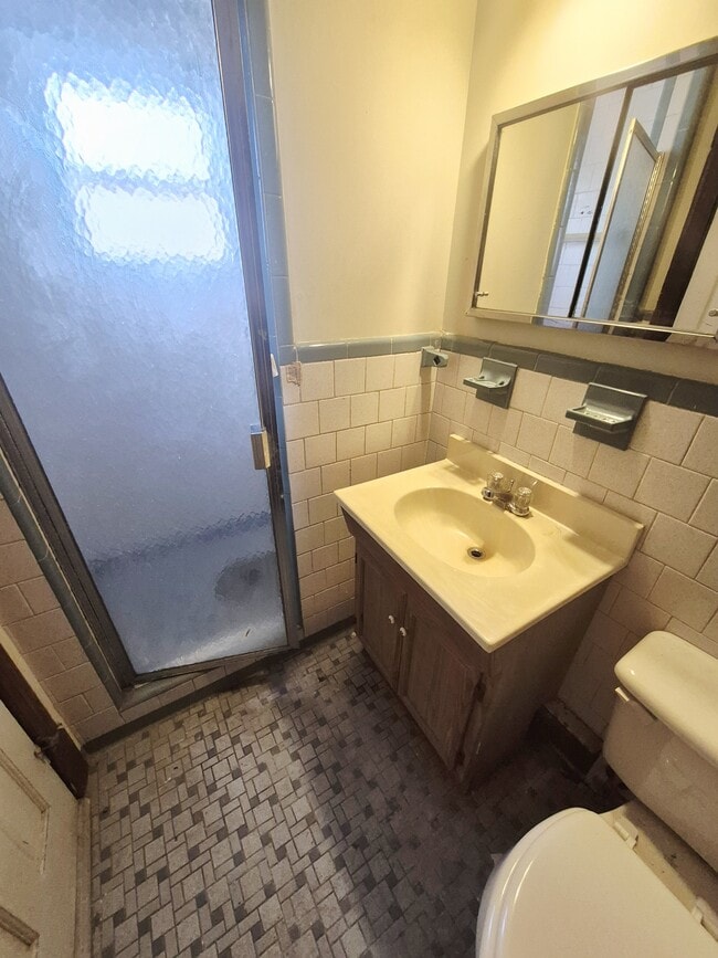 Building Photo - 5140 Alberene Rd