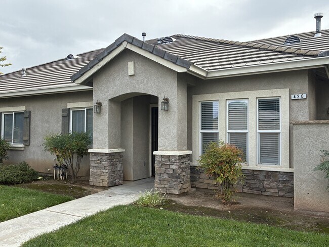 Primary Photo - 420 N Conejo Ave