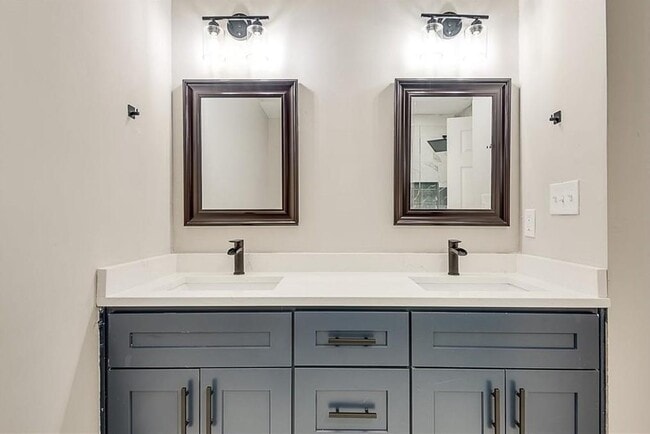 Building Photo - 1708 Brandon Square