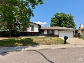 Building Photo - 4 Bedroom Home in Village 7, Centrally Loc...