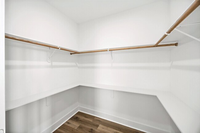 Building Photo - 8449 Furray Rd